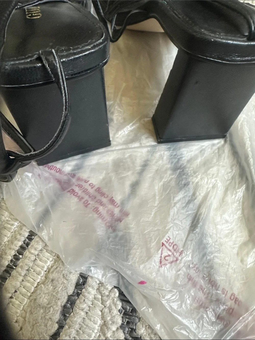 GUESS Black Strappy Square-Toe Block Heel Sandals